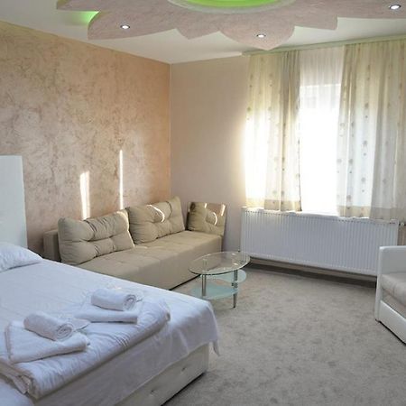 Villa Lunar Lux 쿠르셰바츠 외부 사진