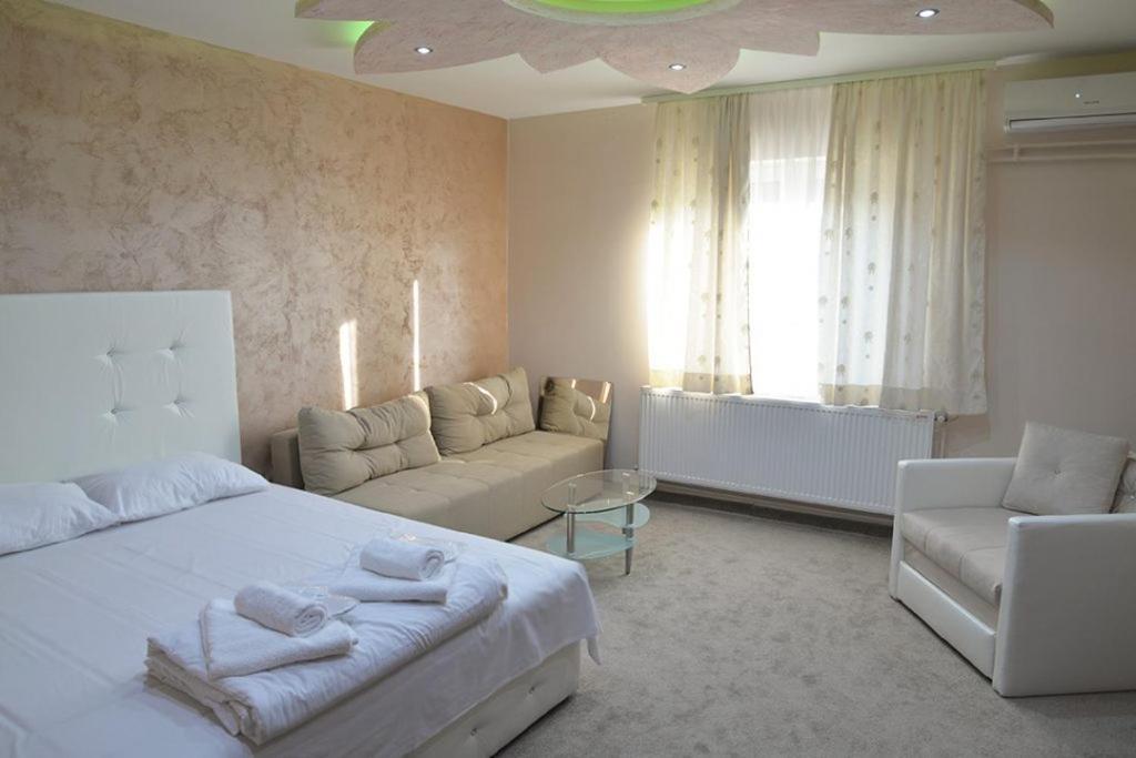 Villa Lunar Lux 쿠르셰바츠 외부 사진
